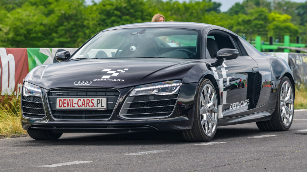 Przejażdżka sportowym Audi R8 V10 po torze wyścigowym - Voucher / Karta podarunkowa