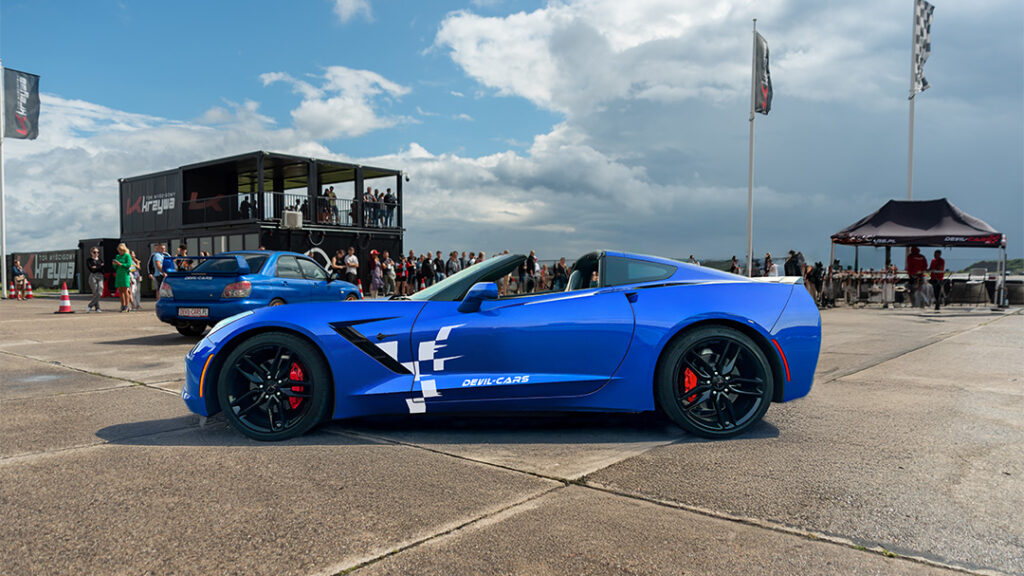 Chevrolet Corvette  na torze - Pomysł na MotoPrezent Marzeń!